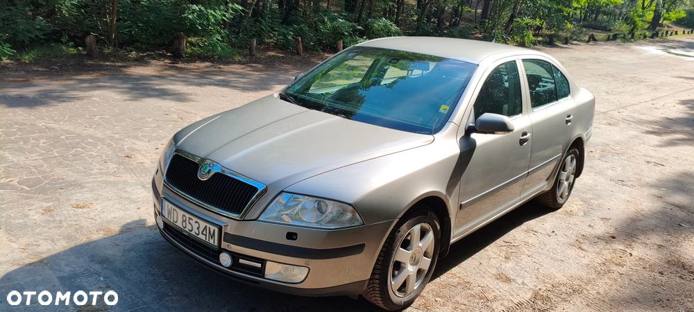 Skoda Octavia 1.6 FSI Elegance - 1