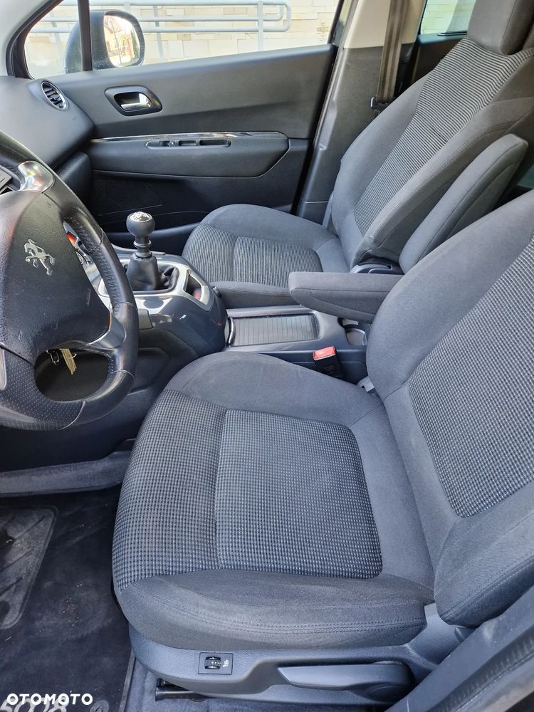 Peugeot 5008 1.6 HDi Active 7os - 8