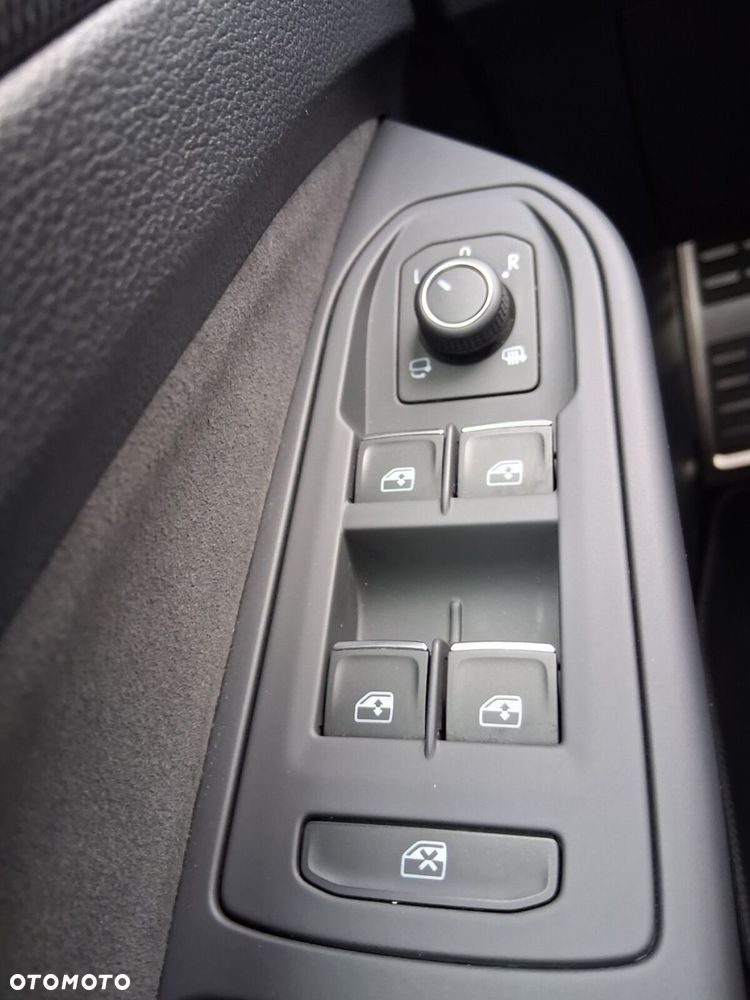 Volkswagen Golf - 23