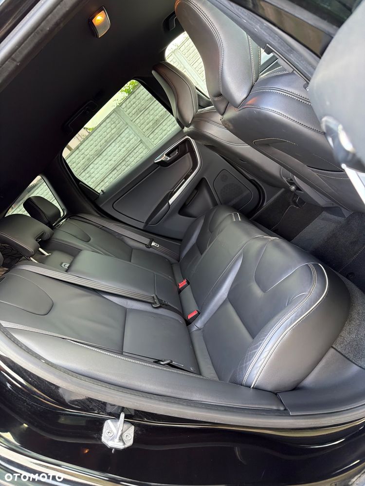 Volvo XC 60 D4 Drive-E R-Design Momentum - 22