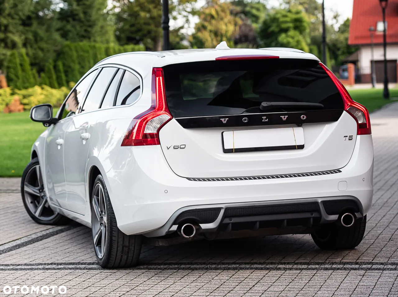 Volvo V60 T5 R-Design - 8