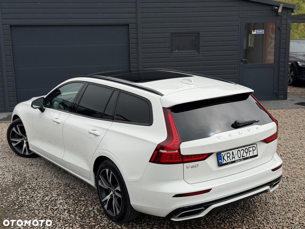 Volvo V60 D4 AWD Geartronic R-Design - 11