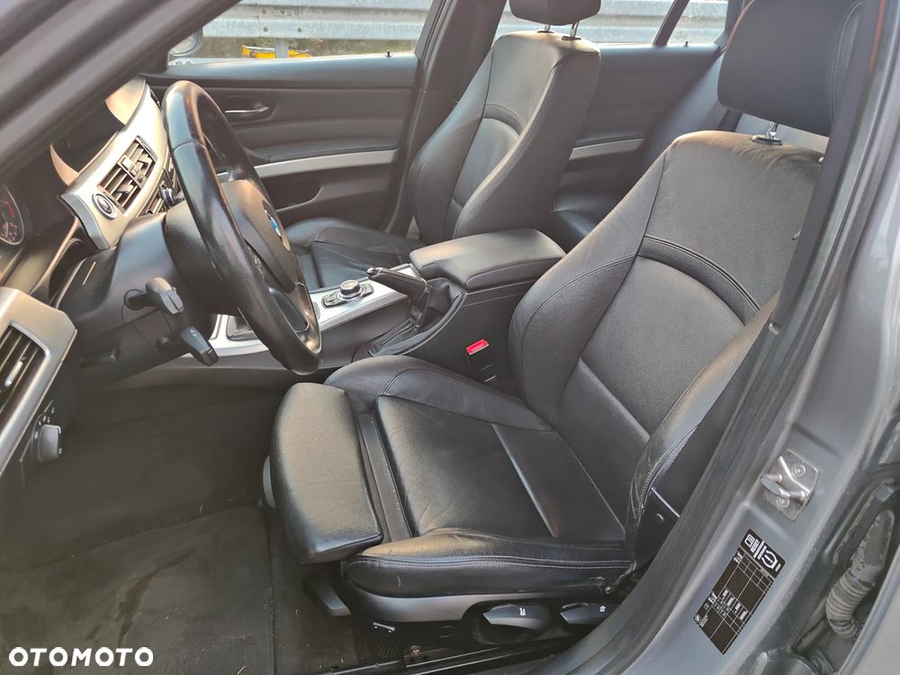 BMW Seria 3 320d Efficient Dynamics - 23