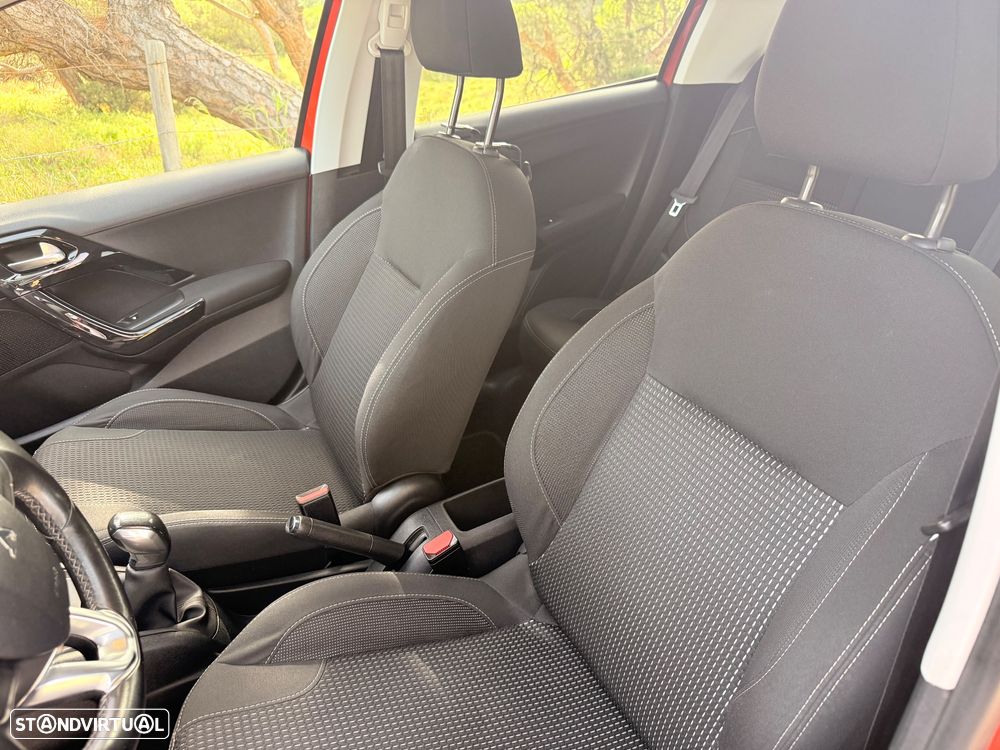 Peugeot 208 1.2 PureTech Allure - 11