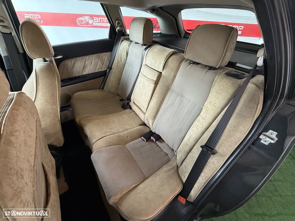 Alfa Romeo 156 Sportwagon 2.4 JTD Distinctive - 10