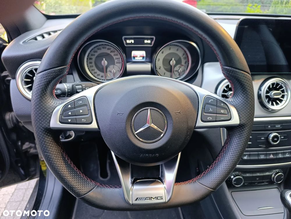 Mercedes-Benz GLA 250 AMG Line - 24