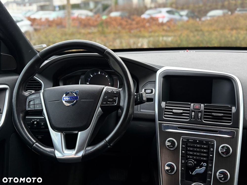 Volvo XC 60 D3 Geartronic Momentum - 19