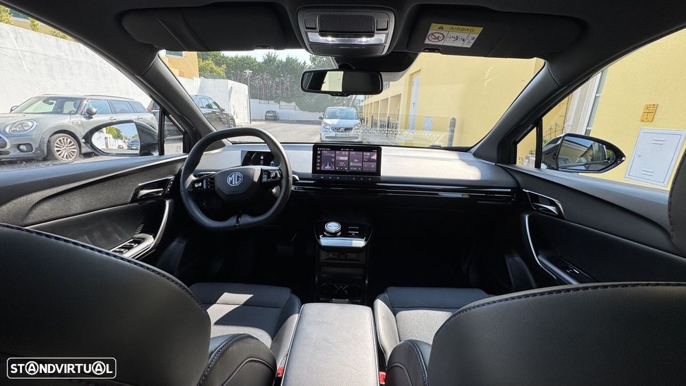 MG MG4 64 kWh Luxury - 13