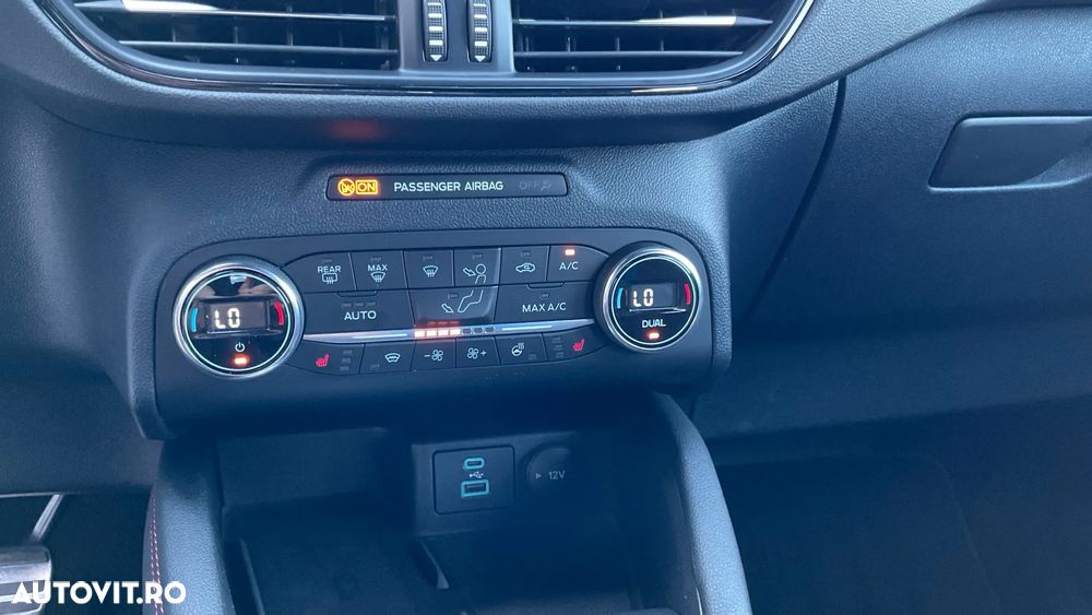 Ford Kuga - 34