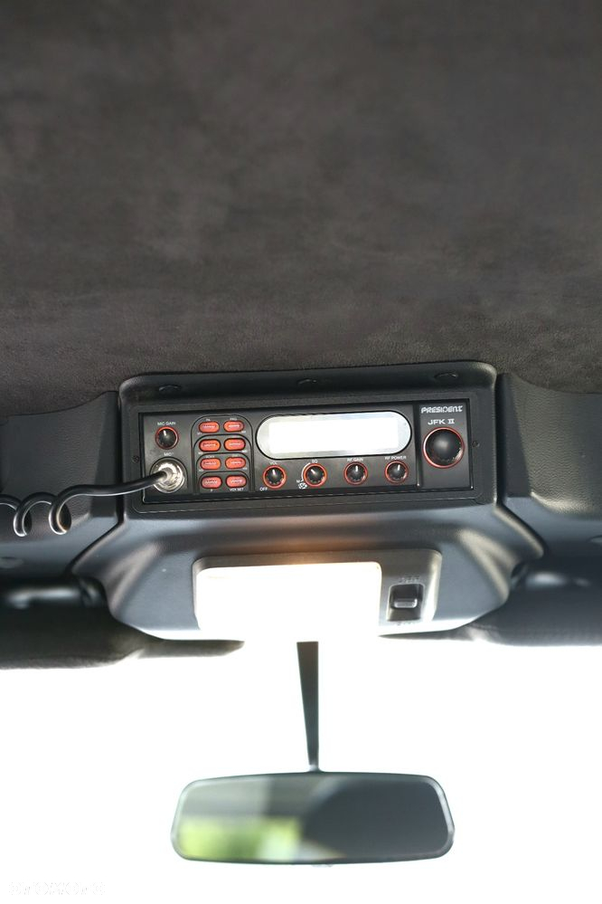 Land Rover Defender 90 2.2 TD4 E - 25