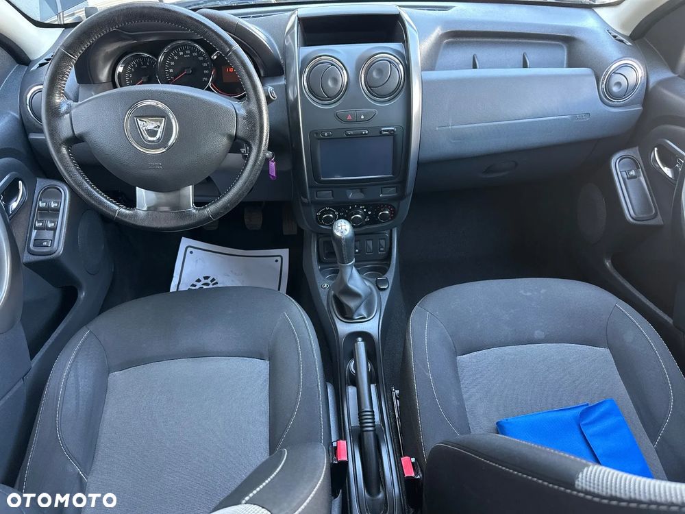 Dacia Duster 1.6 SCe Urban Explorer S&S - 28