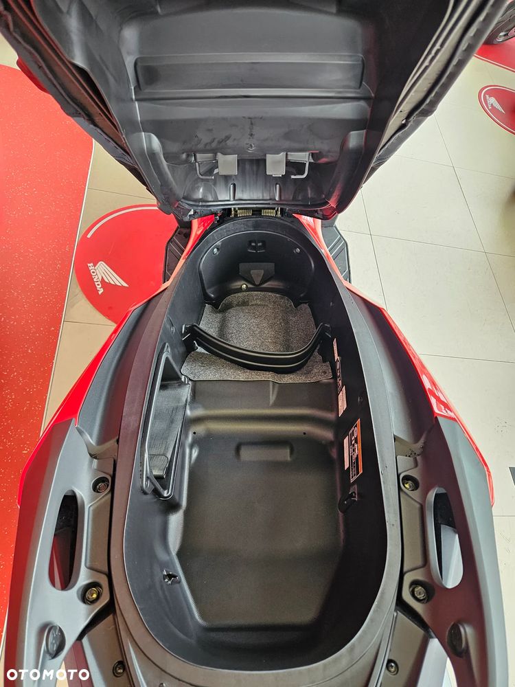 Honda ADV350 - 10