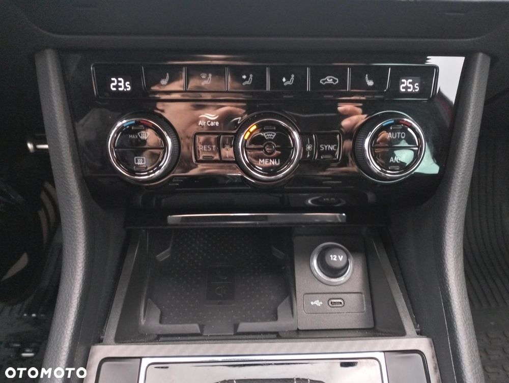 Skoda Superb 2.0 TSI Sportline DSG - 27