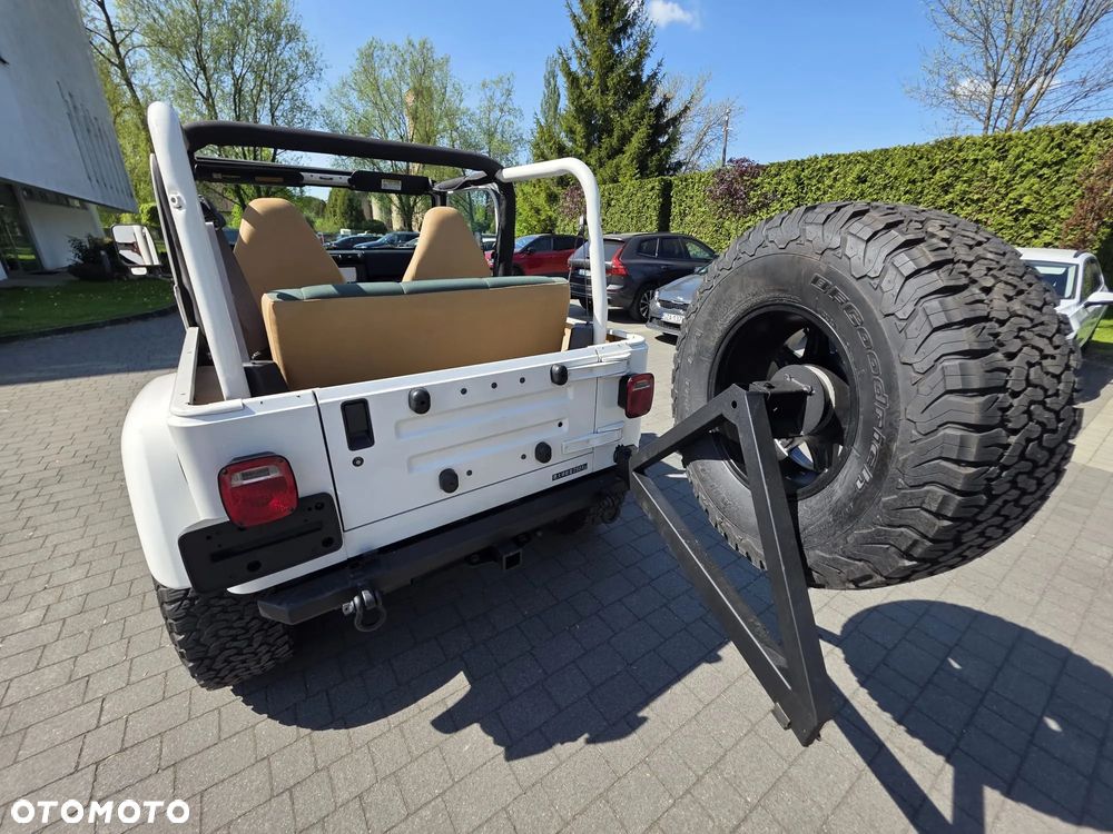 Jeep Wrangler - 26