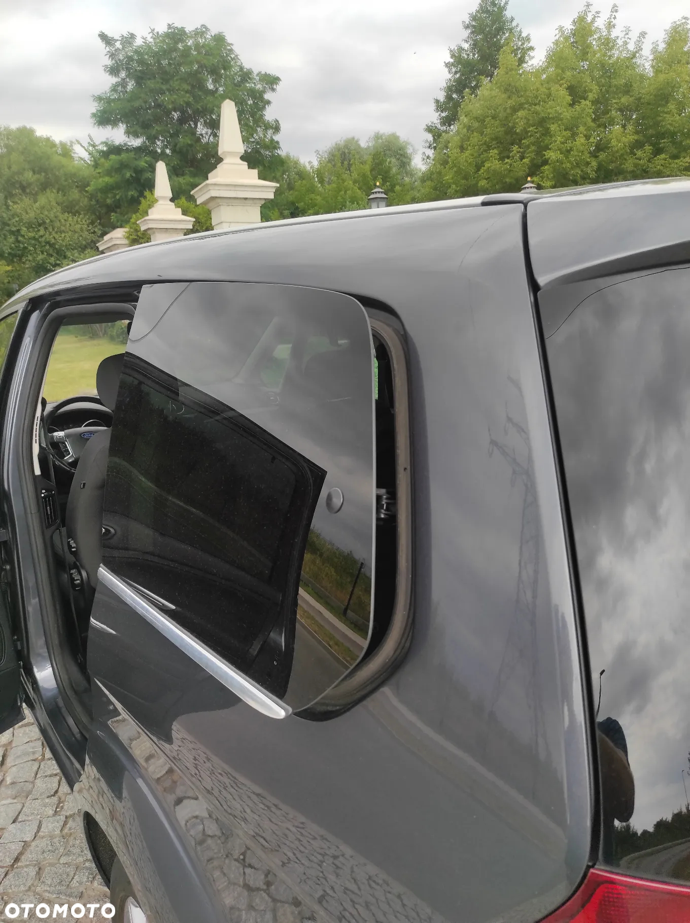 Ford Galaxy 2.0 TDCi Ghia - 12