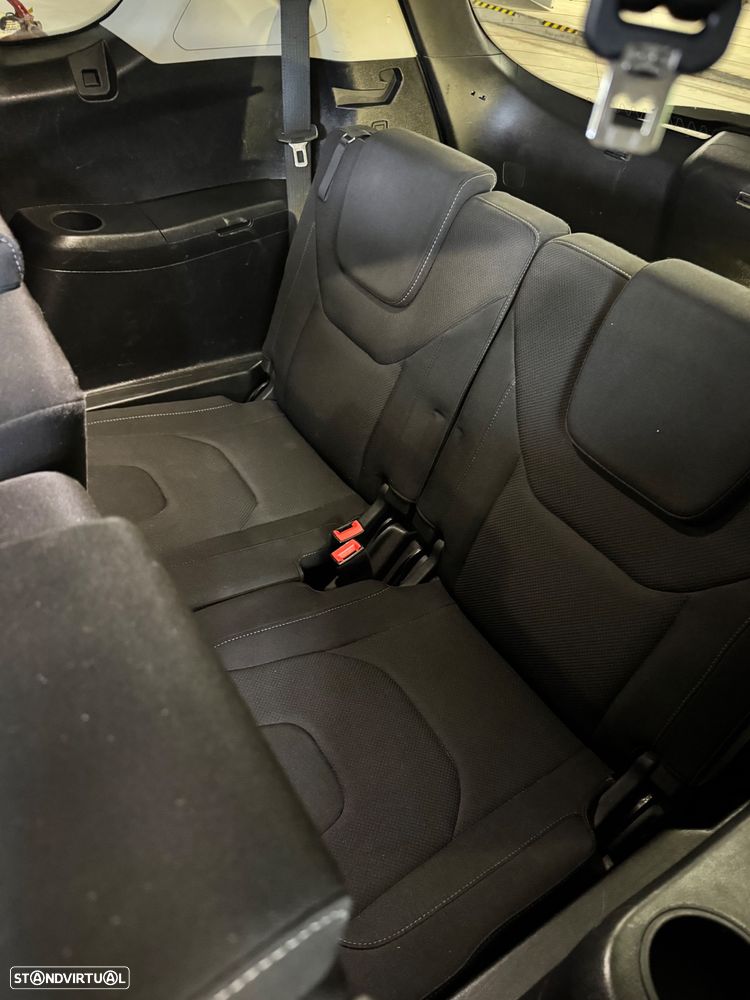 Ford S-Max 2.0 TDCi Titanium - 8