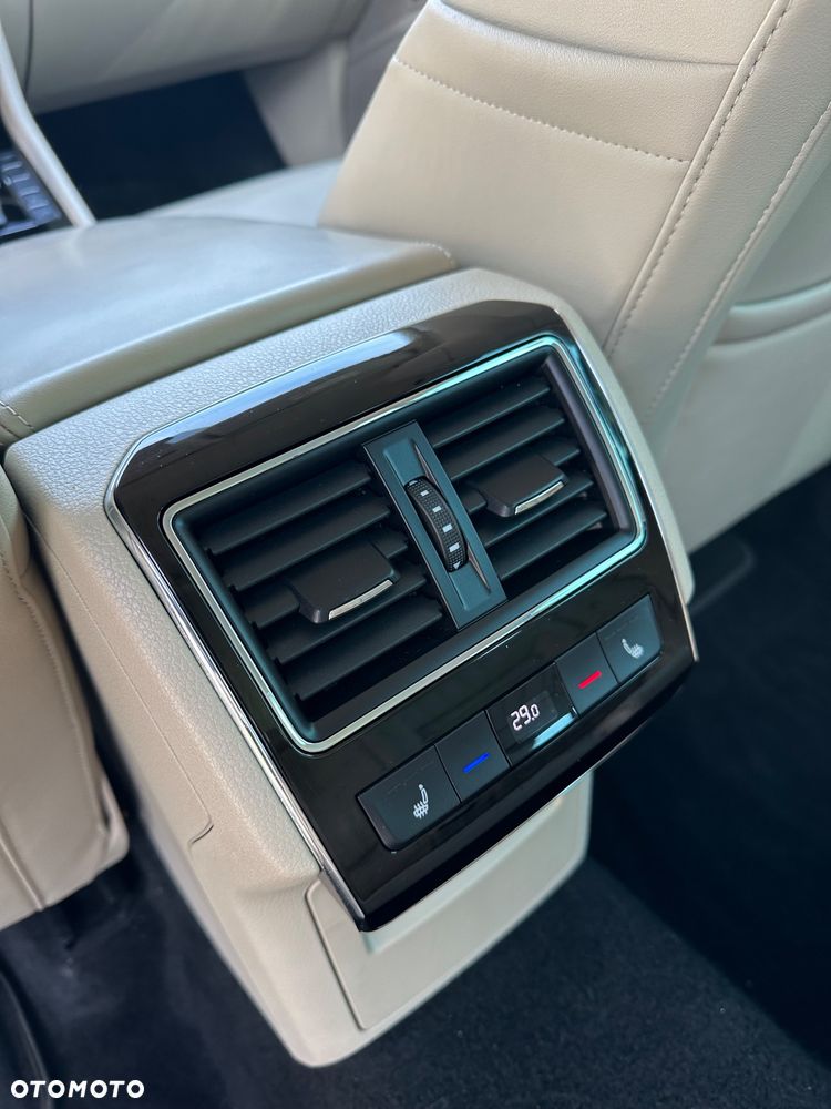 Skoda Superb 2.0 TDI 4x4 L&K DSG - 24