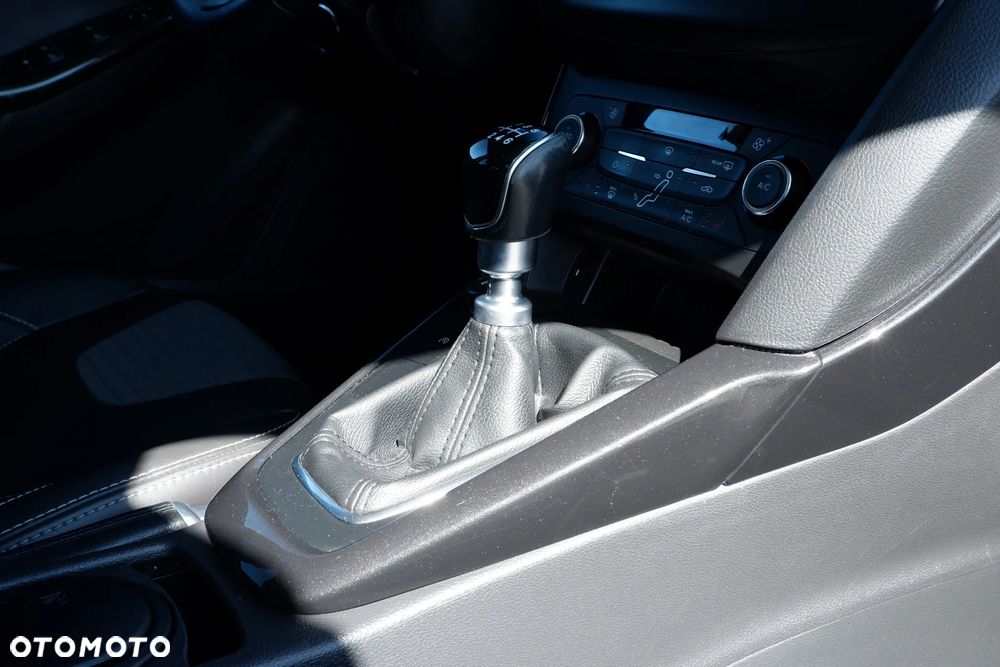 Ford Focus SW 1.5 EcoBoost S&S TITANIUM - 7