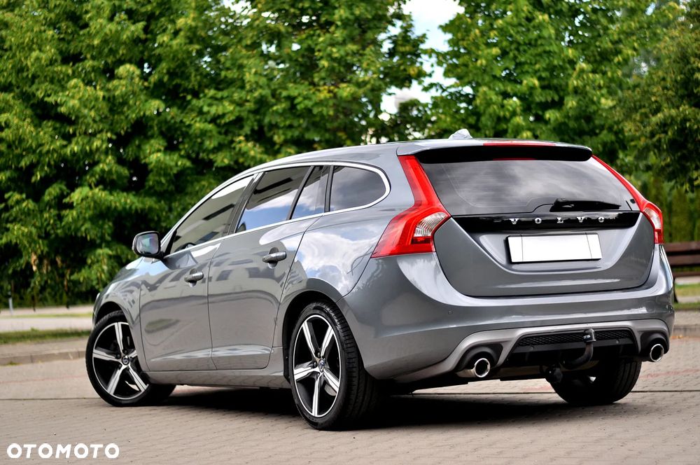 Volvo V60 D4 Geartronic R-Design - 14