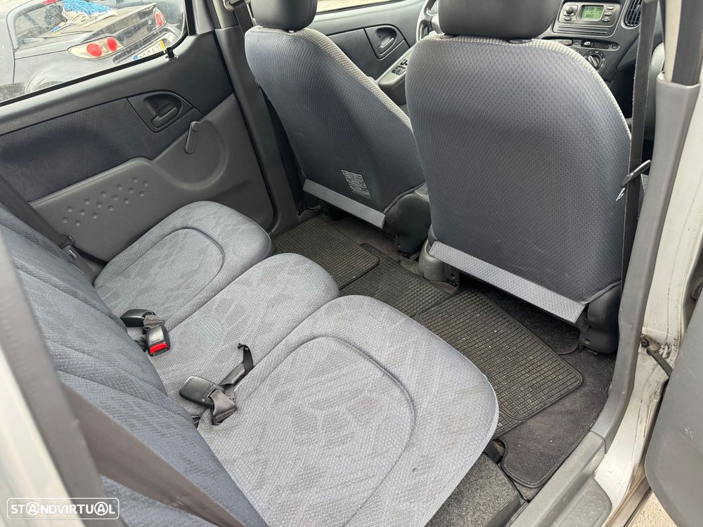 Toyota Yaris Verso 1.4 D-4D Sol - 32