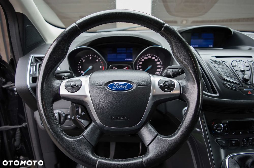 Ford Kuga 2.0 TDCi 2x4 Titanium - 18