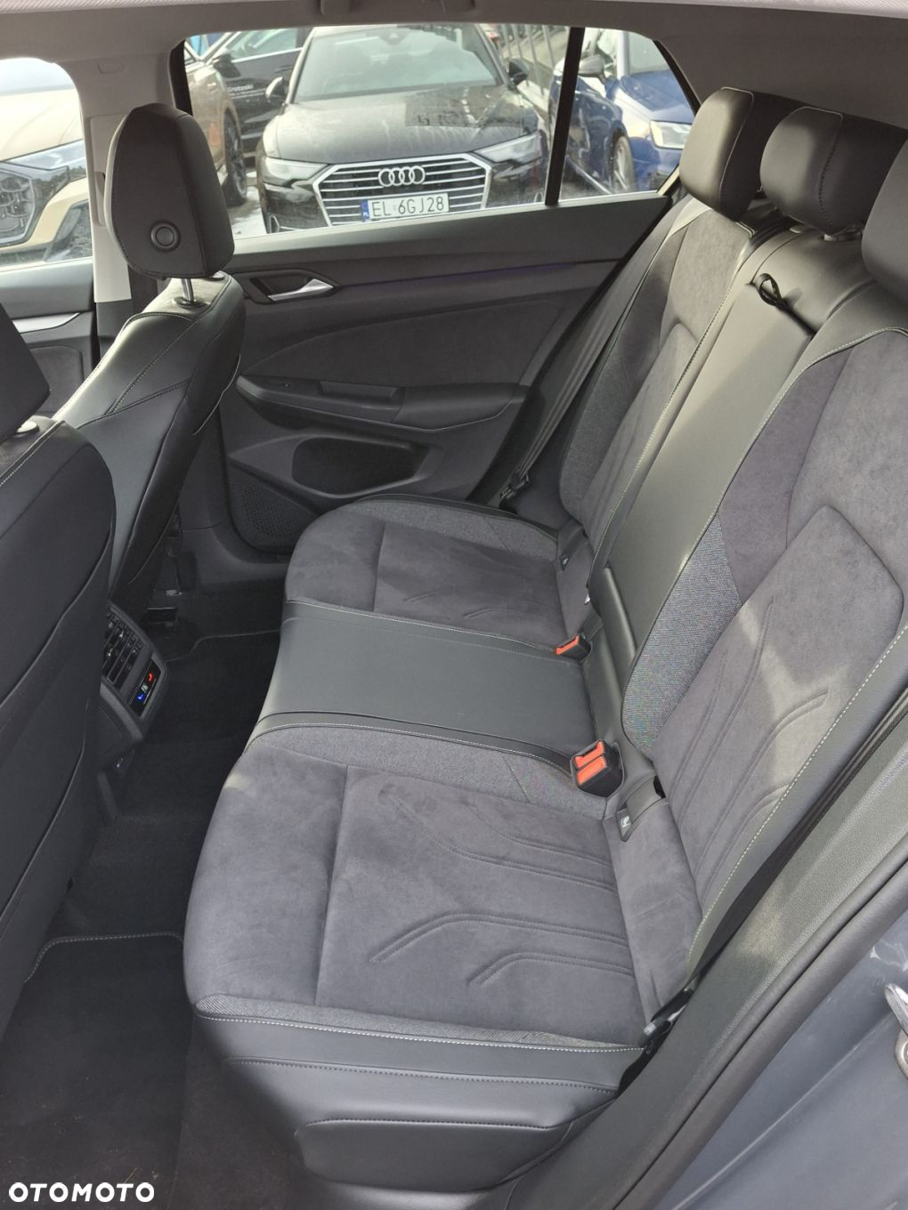 Volkswagen Golf - 11