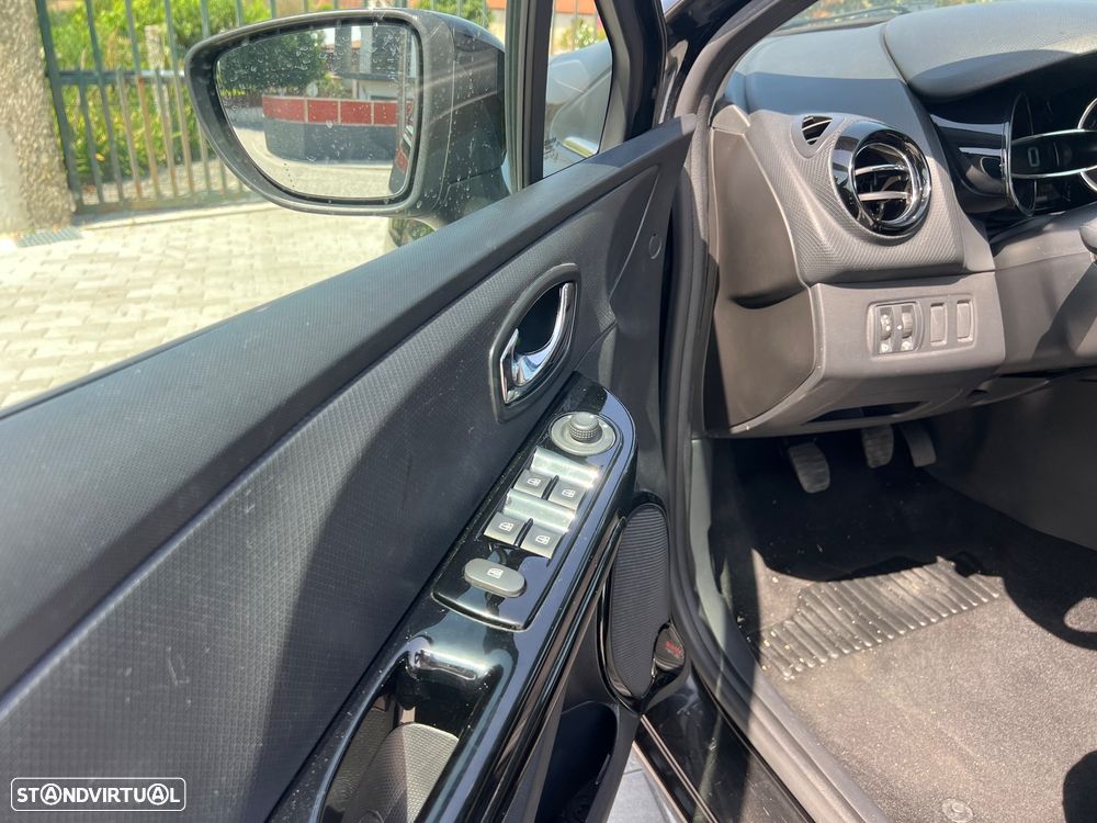 Renault Clio Sport Tourer (Energy) dCi 90 Bose Edition - 14