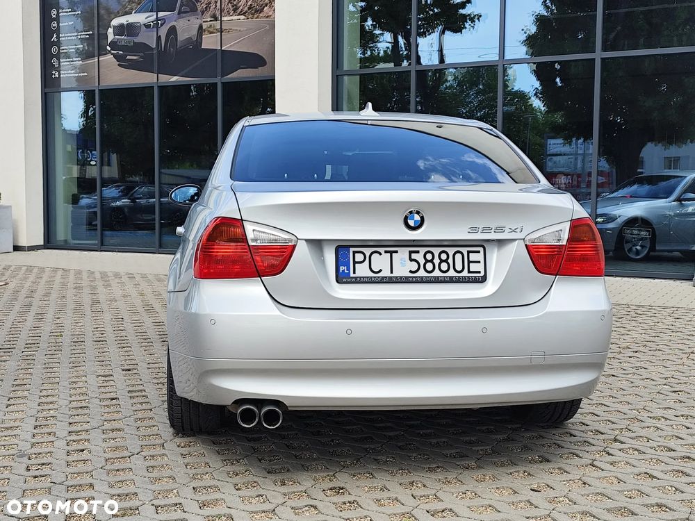 BMW Seria 3 325i xDrive Edition Exclusive - 6