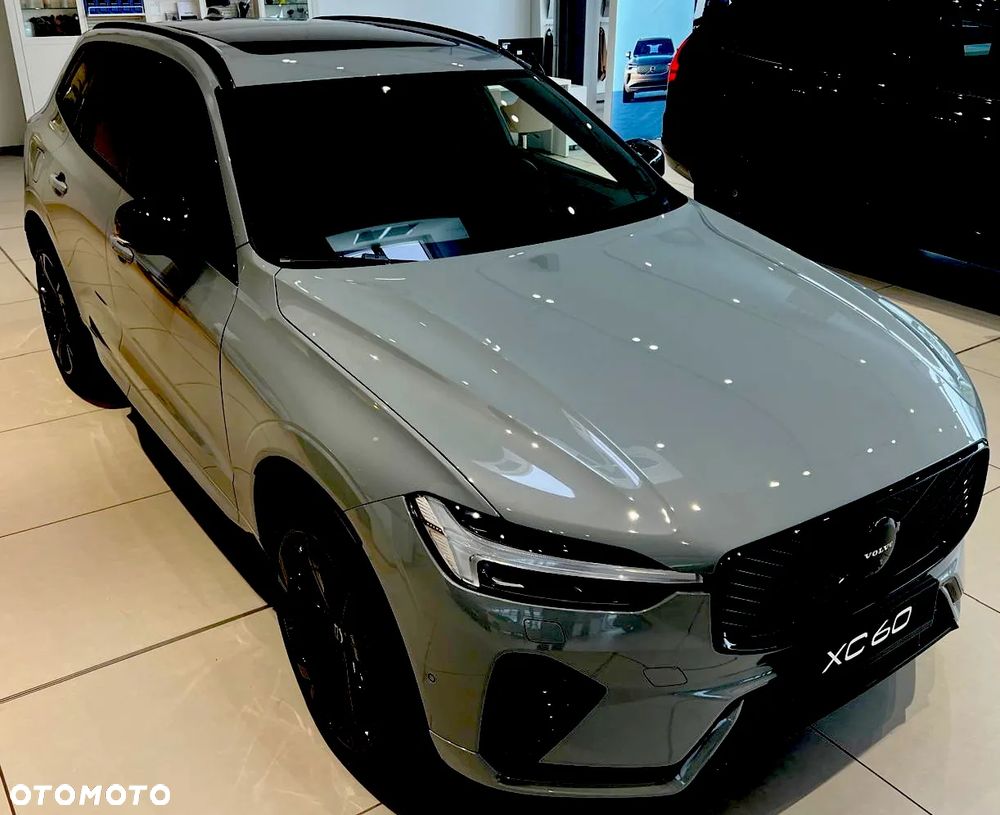 Volvo XC 60 T8 Plug-In Hybrid AWD Ultimate Black Edition - 4