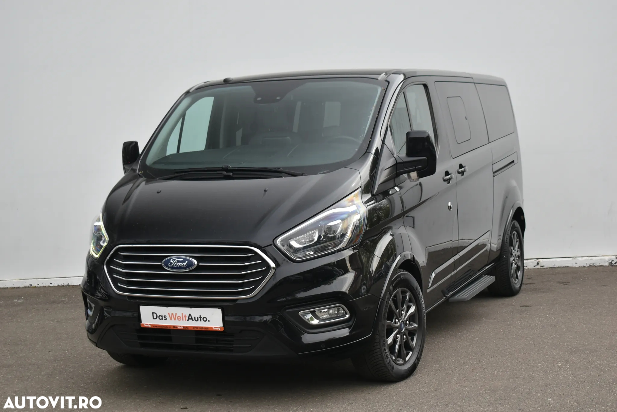 Ford Tourneo Custom Bus 320 2.0 EcoBlue 170 CP L2H1 Titanium Aut. - 33