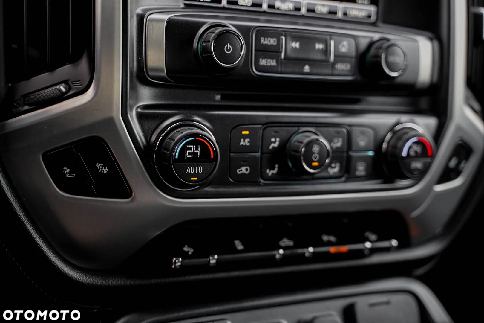 GMC Sierra - 31