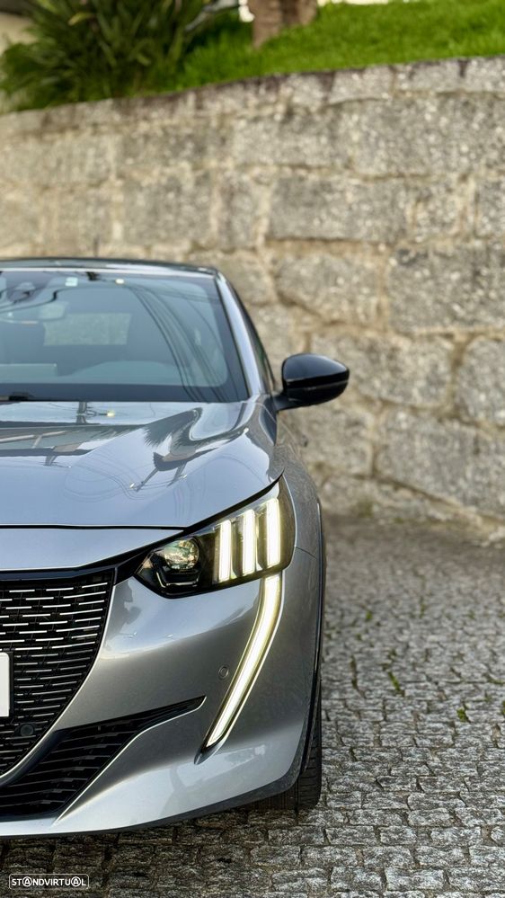 Peugeot e-208 50 kWh GT Line - 32