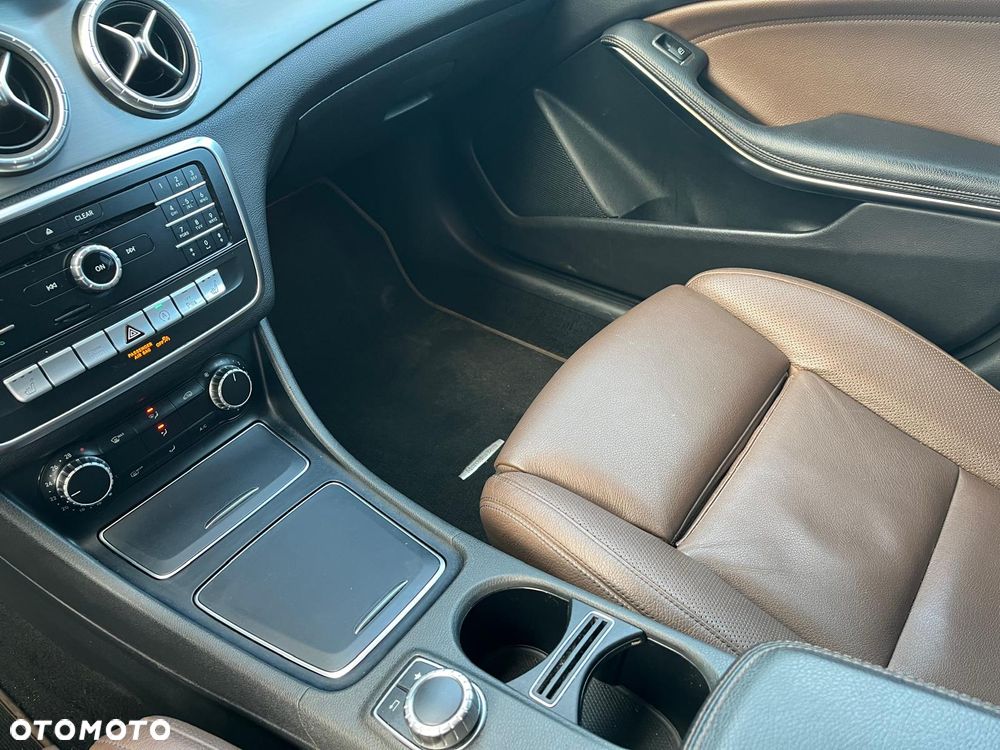 Mercedes-Benz CLA 200 d 7G-DCT AMG Line - 18