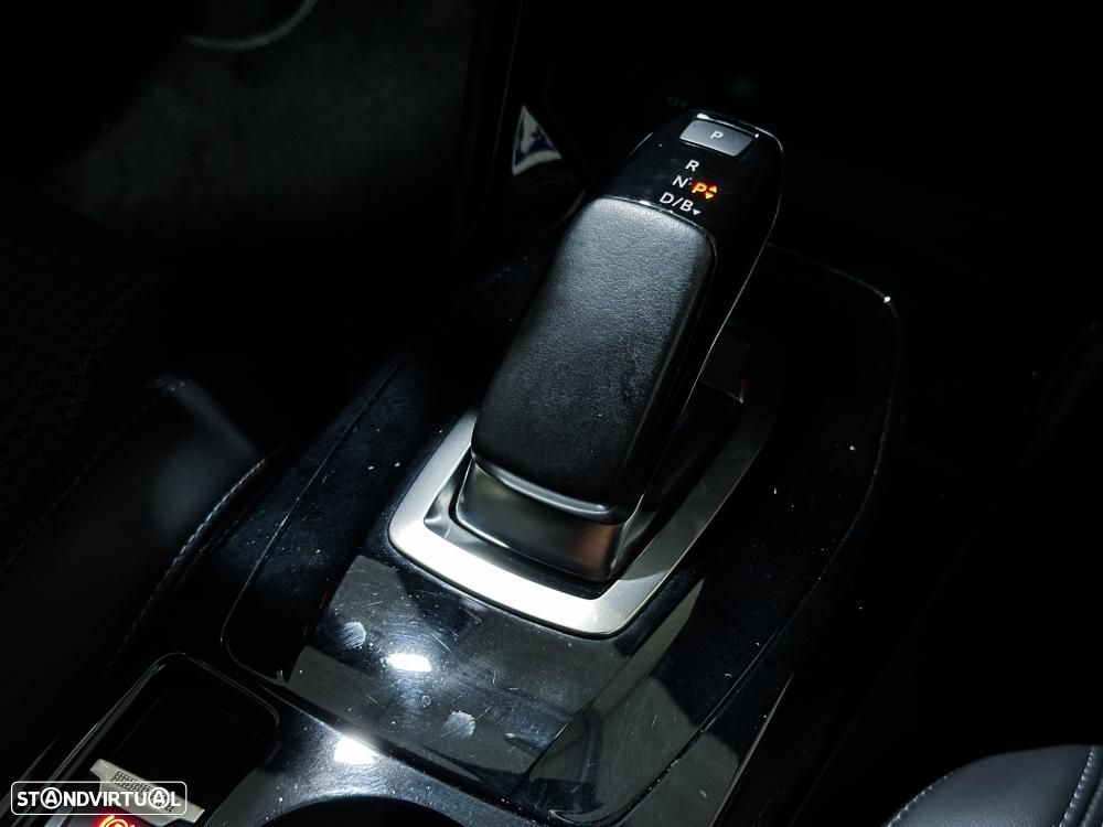 Peugeot e-2008 50 kWh GT - 35