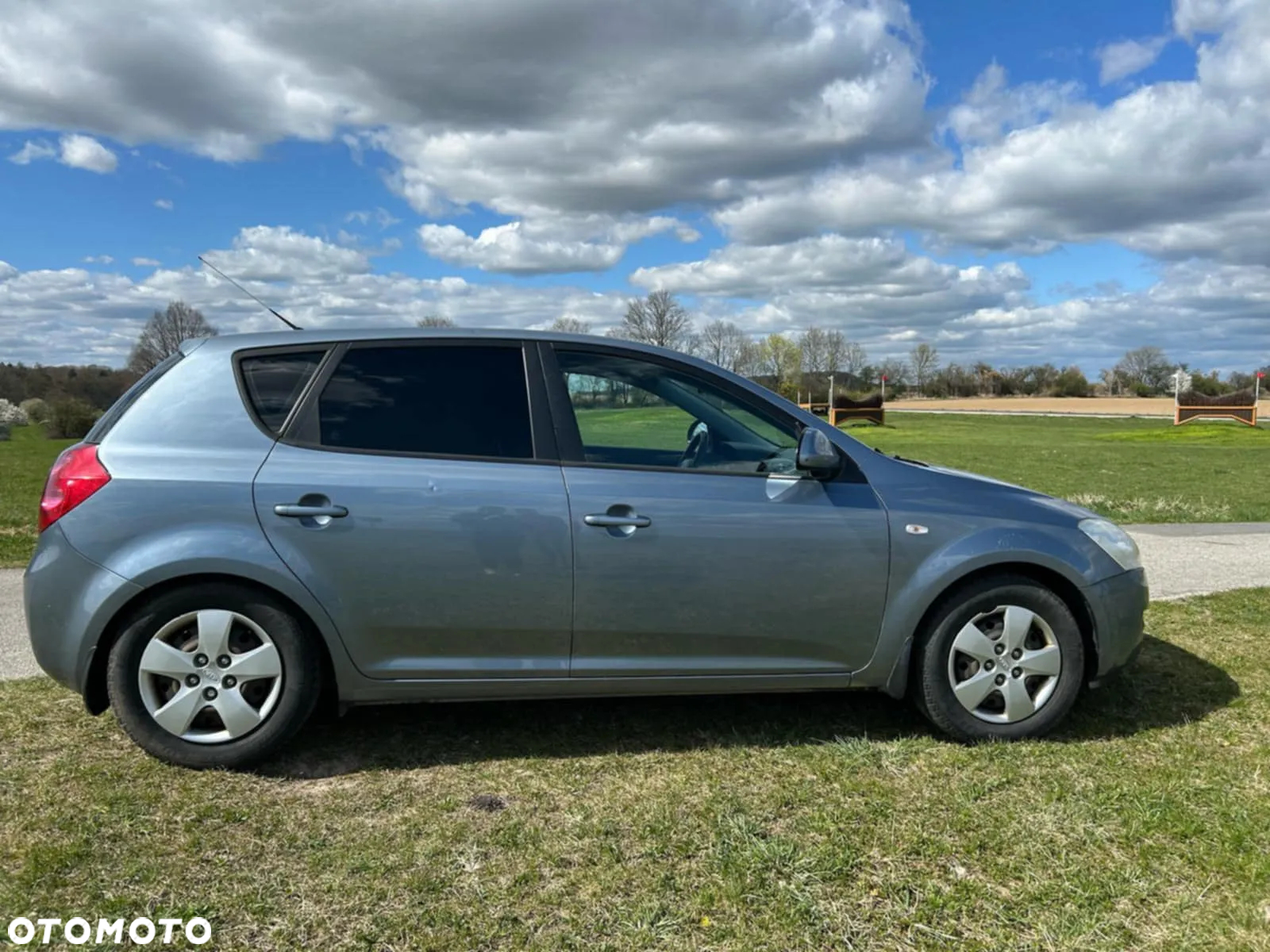 Kia Ceed Cee'd 2.0 crdi Comfort + - 4