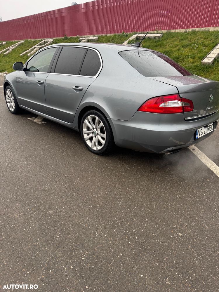 Skoda Superb 2.0 TDI Elegance DSG - 7