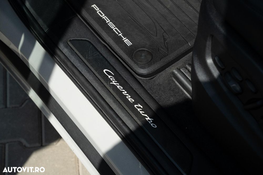 Porsche Cayenne Turbo - 20