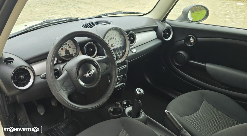 MINI 3 Portas Cooper D - 7