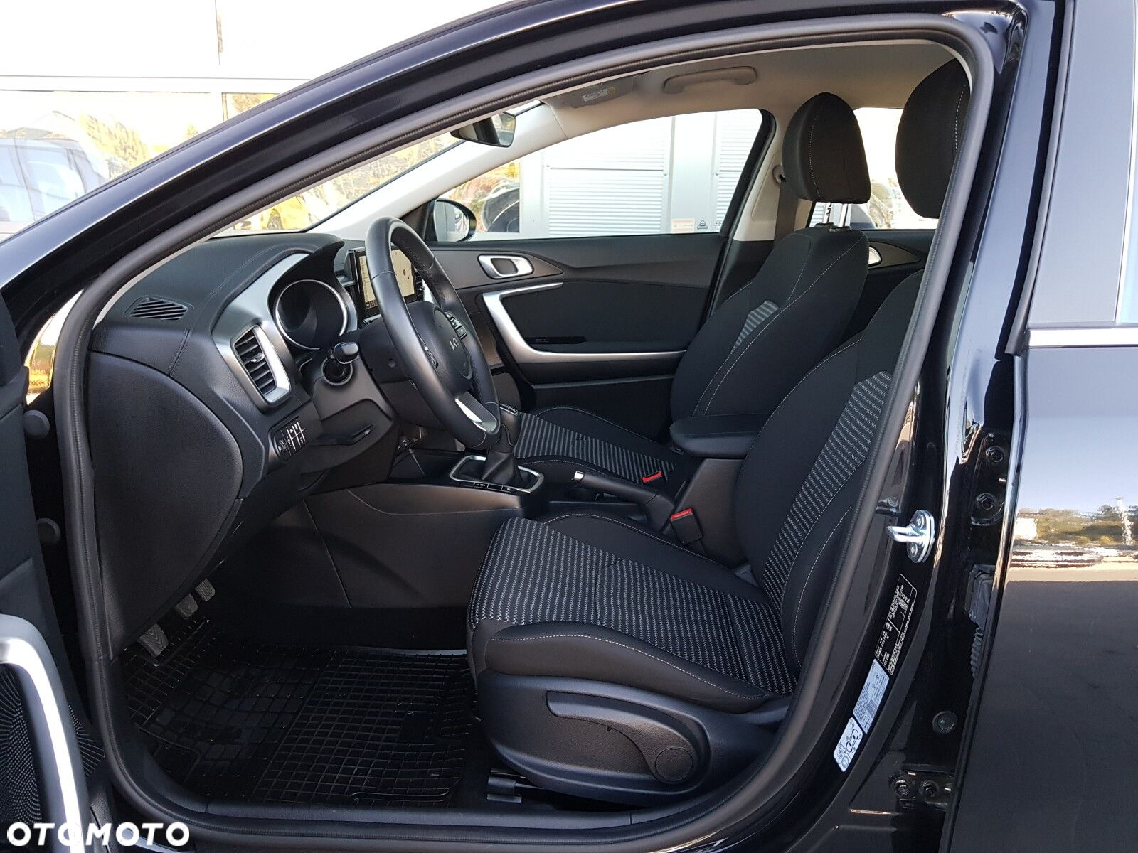 Kia Ceed 1.5 T-GDI M - 15