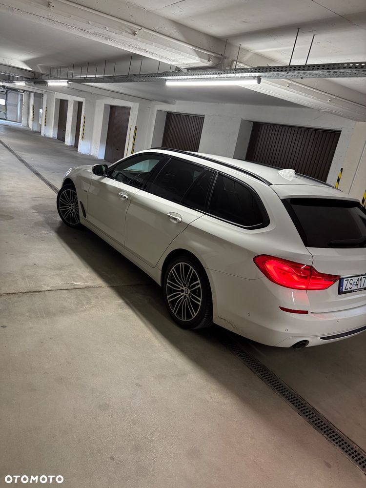 BMW Seria 5 520d xDrive Sport Line sport - 5