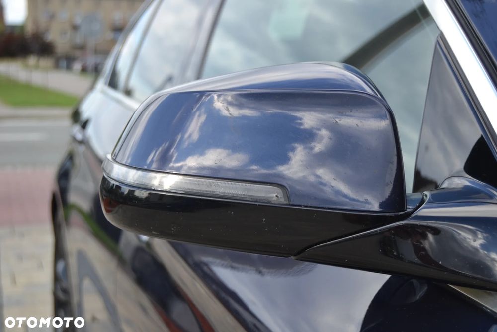 BMW Seria 5 530d xDrive - 7