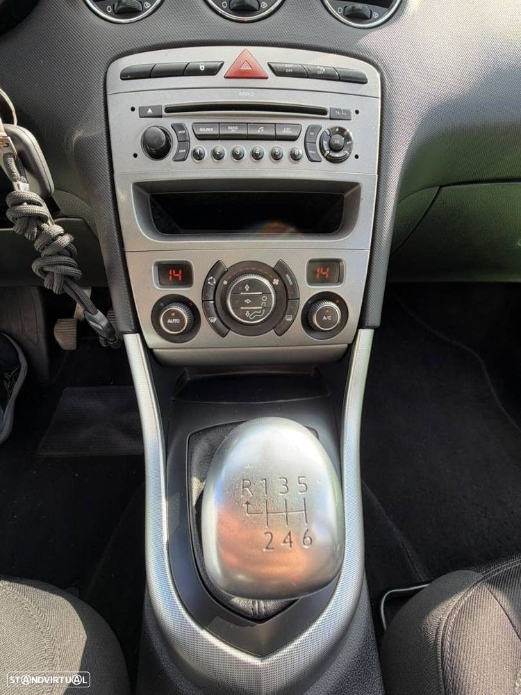 Peugeot 308 SW 1.6 HDi Executive CVM6 - 23