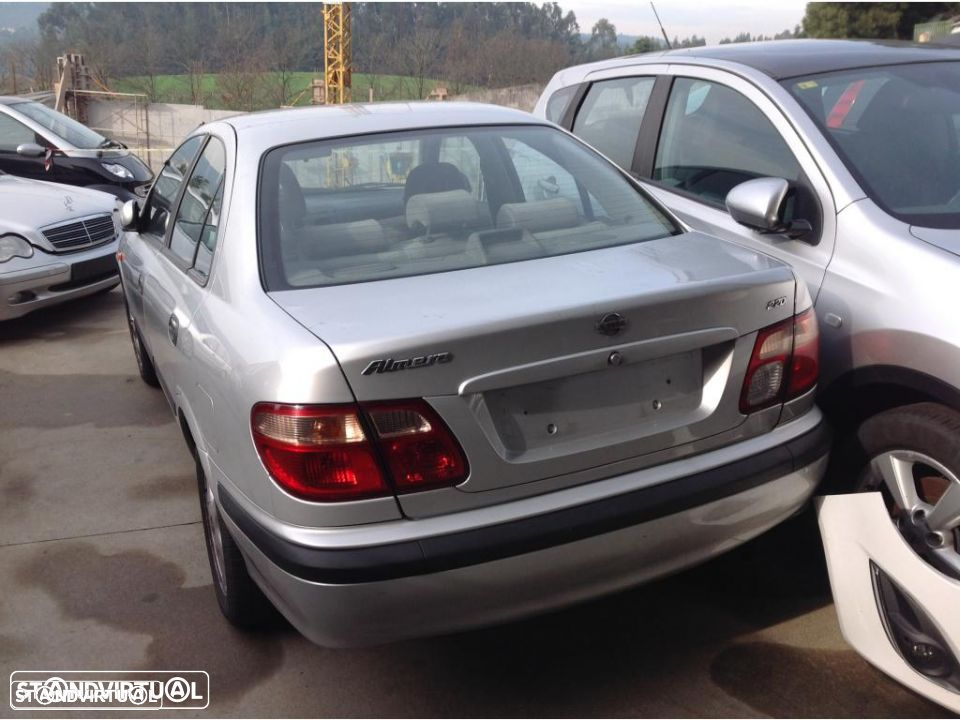 Nissan Almera 2.2 para peças - 2