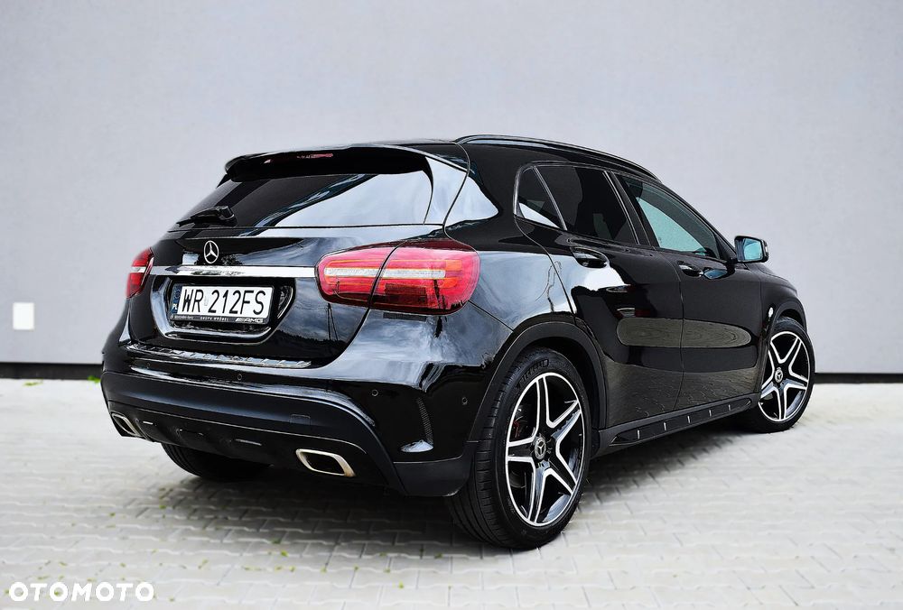 Mercedes-Benz GLA 200 d 7G-DCT AMG Line - 12