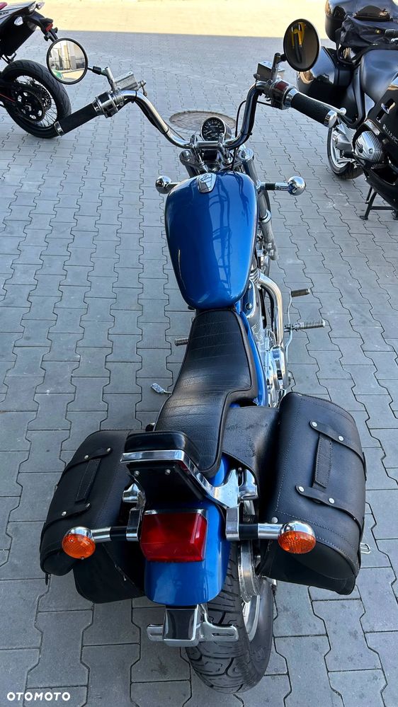 Suzuki Intruder - 10