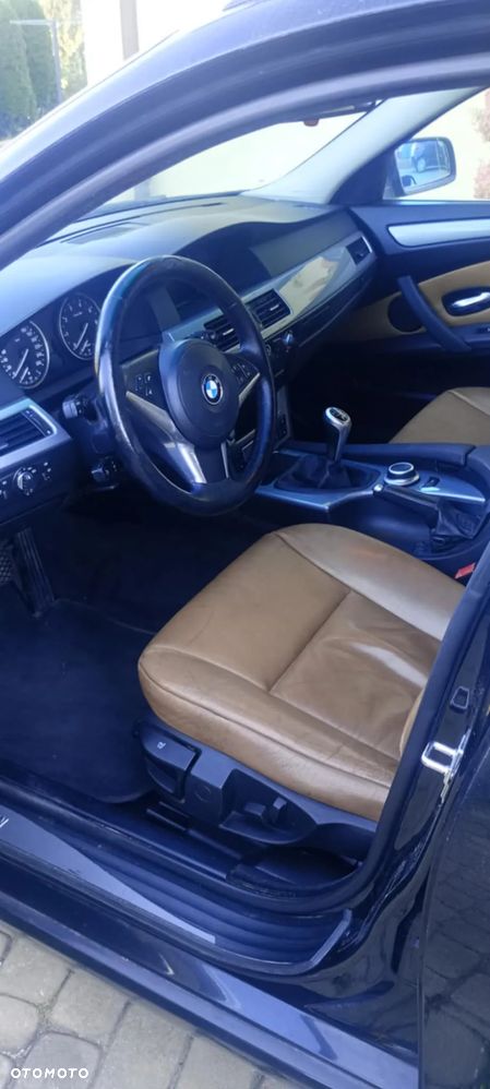 BMW Seria 5 523i - 6