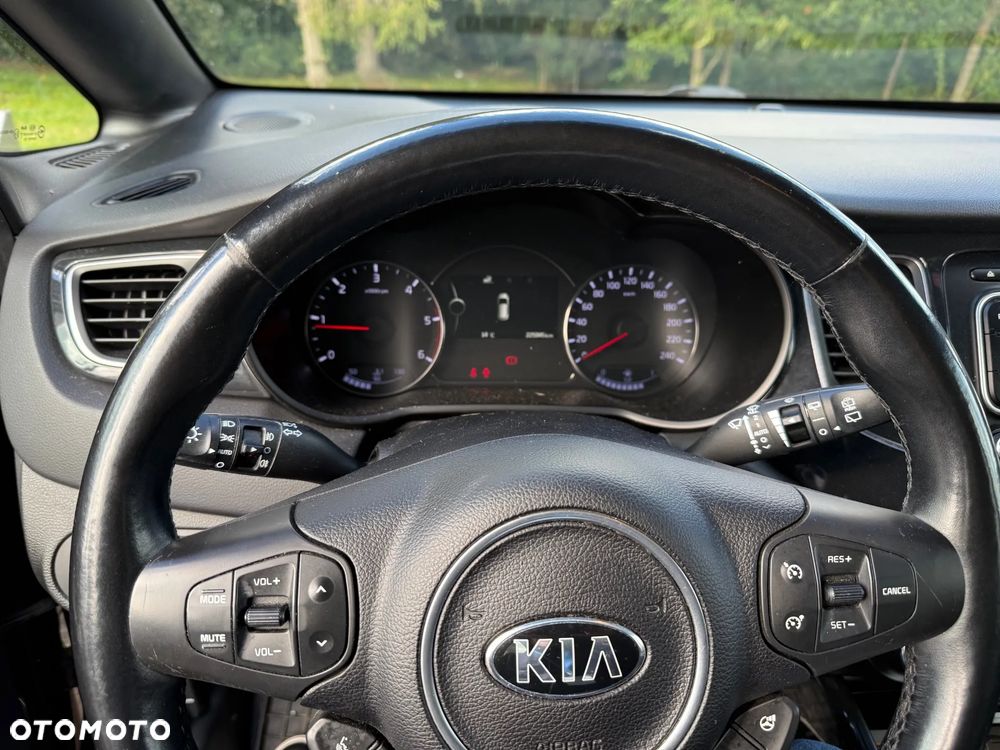 Kia Carens 1.7 CRDi L 7os - 8