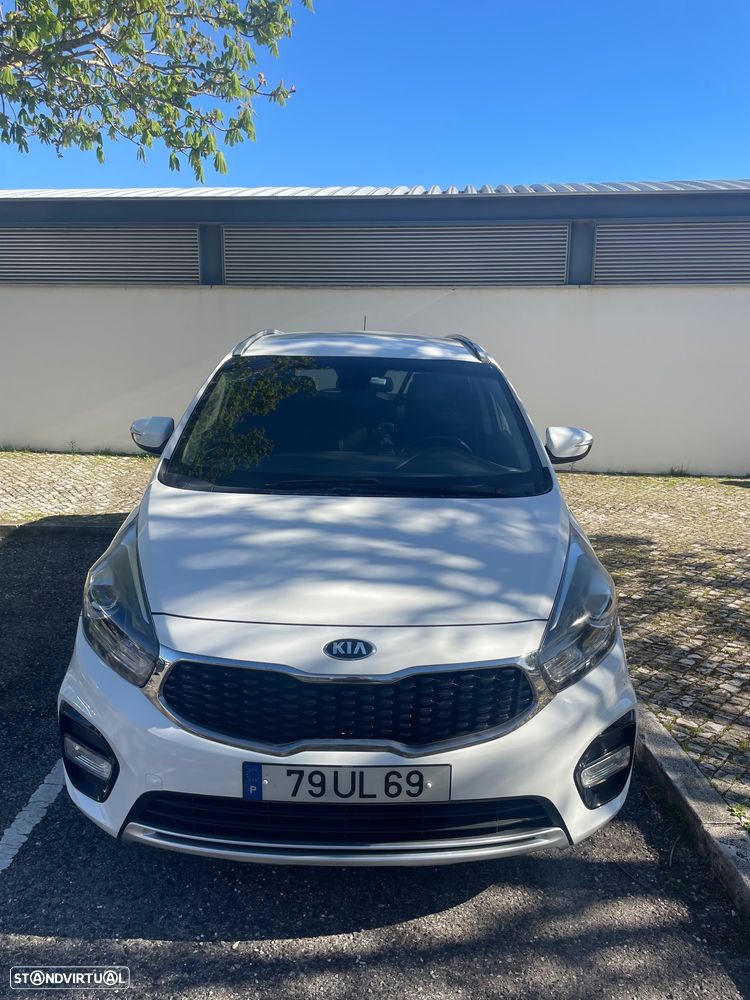 Kia Carens - 1