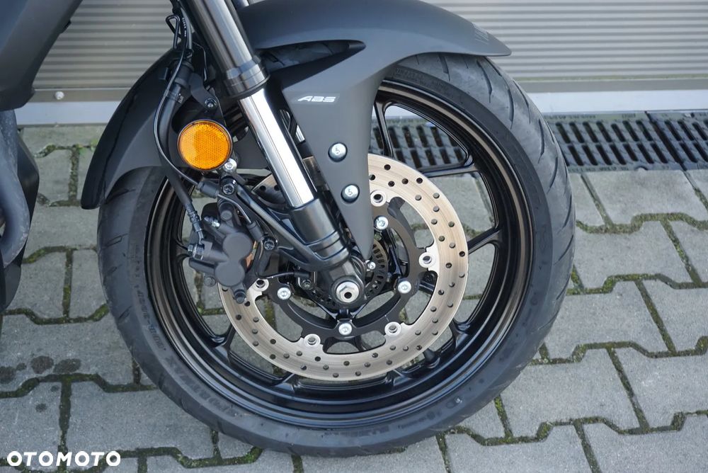 Yamaha MT - 7