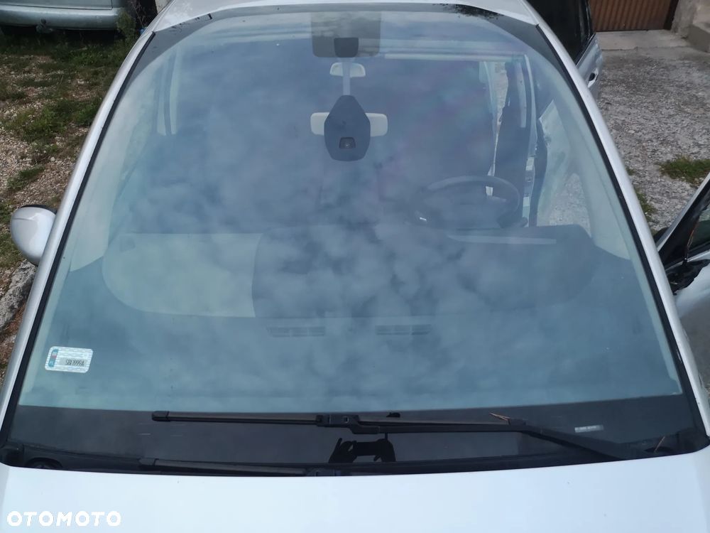 Citroën C4 e-HDi 115 Selection - 10